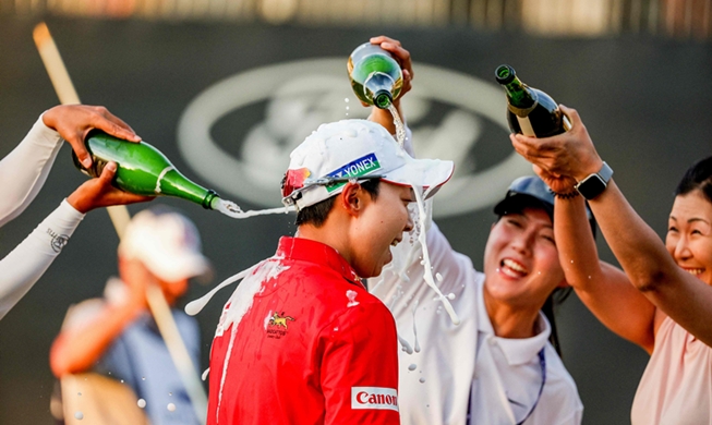 每体：桑托斯欠290万欧无力偿还，巴萨或借此机会锁定苏扎